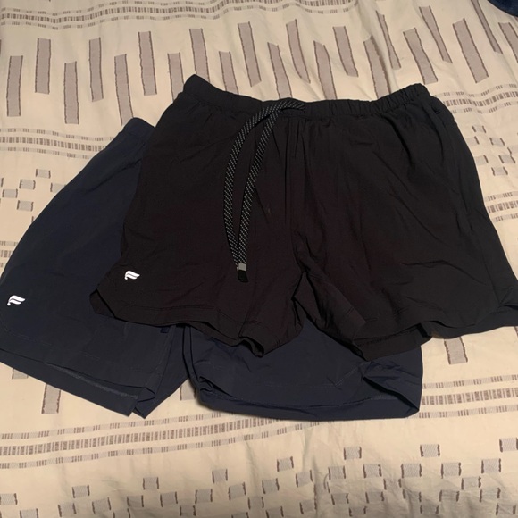 Men's Fabletics Athletic Shorts Lined "The One Short" 5" - Picture 3 of 3